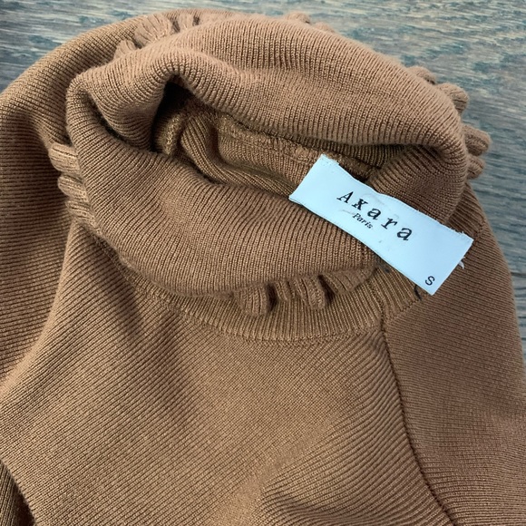 Woman’s top - Picture 3 of 3